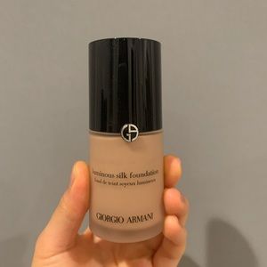 Giorgio Armani Luminous Silk Foundation